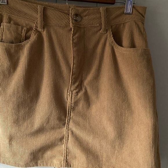 SHEIN corduroy skirt. Size medium - Picture 2 of 6
